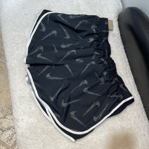 Nike Women's Run Dri-FIT Tempo Swoosh All Over Print Shorts - Picture 11 of 11